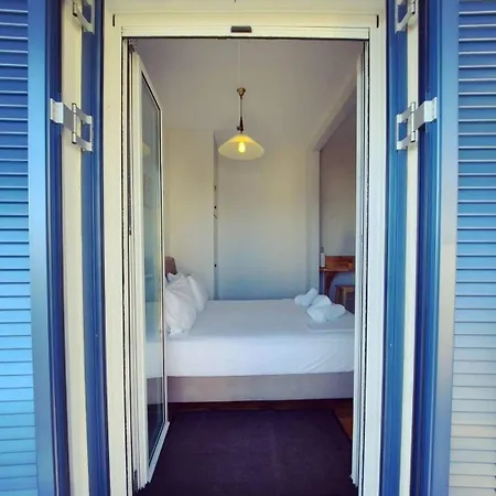 Blue Window Apartment *