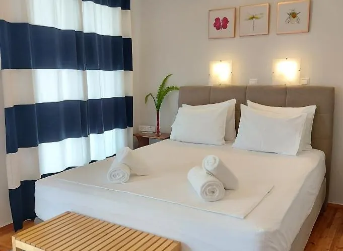 Blue Window * Finikounta