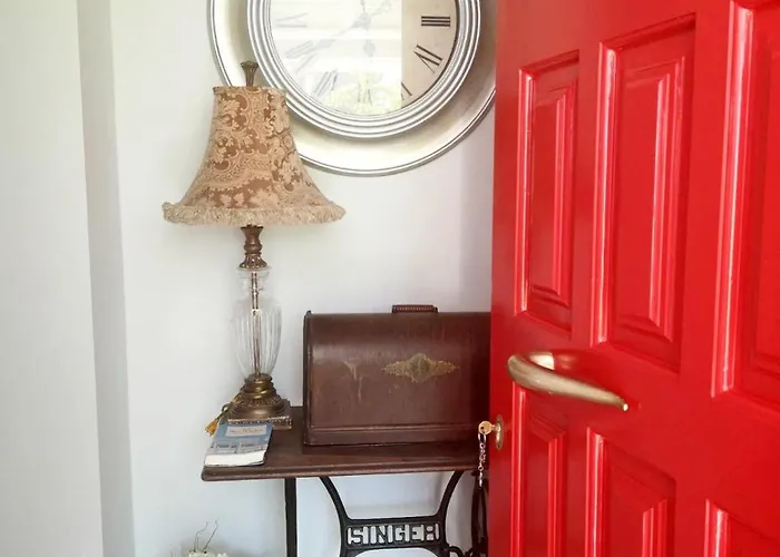 Blue Window Apartment