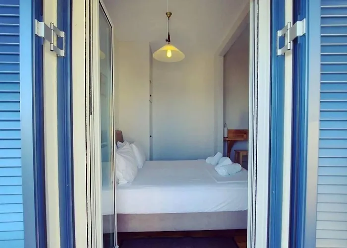 Blue Window Apartment *